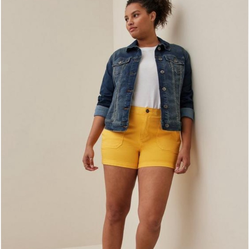 NWT Torrid Comfort Flex High Rise 3.5" Twill Chino Mustard Yellow Shorts Sz 28